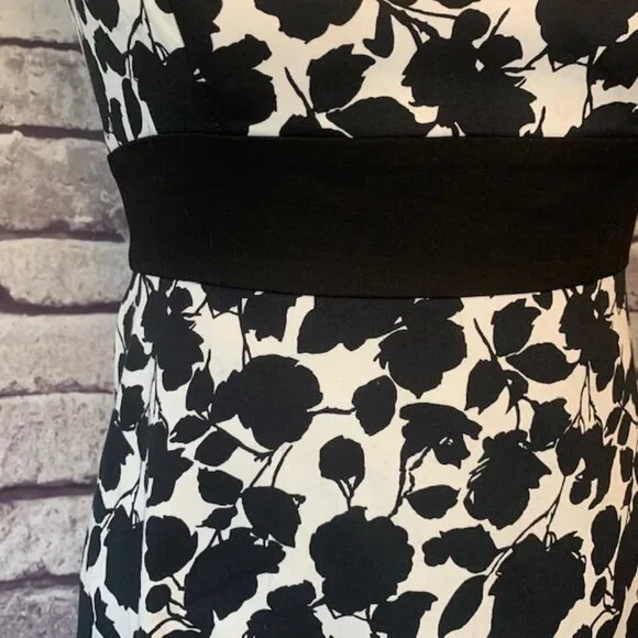 BCBG Black & White Dress Size 8 - Picture 3 of 12
